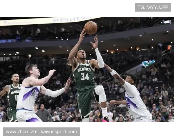 字母哥禁区内泰山压顶暴扣，雄鹿防守端连续封盖对手取胜