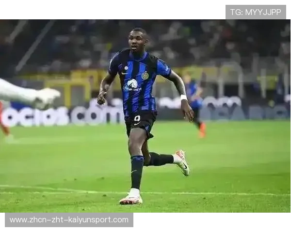 迪马尔科底线倒三角传中，小图拉姆凌空抽射破网